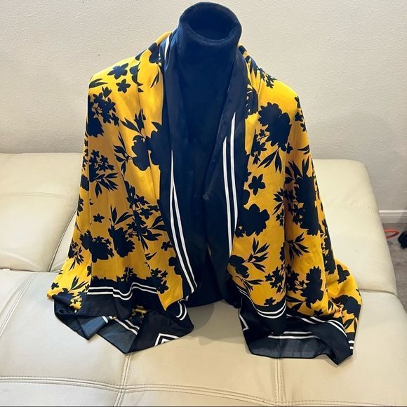 Black and yellow Crop cover up - Picture 1 of 7